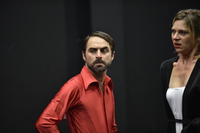  EZ02649
