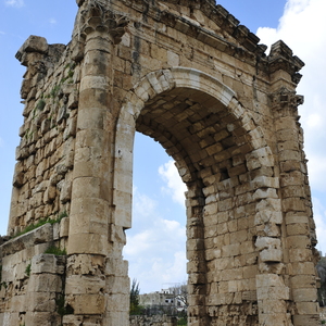 Tyr